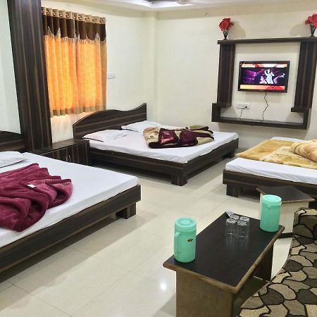 Hotel Vrandavan Palace Near Mahakal Temple Удджайн Экстерьер фото