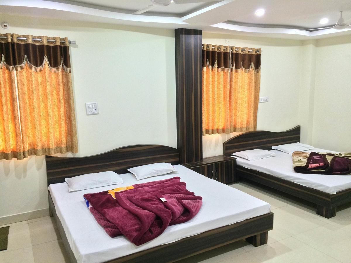 Hotel Vrandavan Palace Near Mahakal Temple Удджайн Экстерьер фото