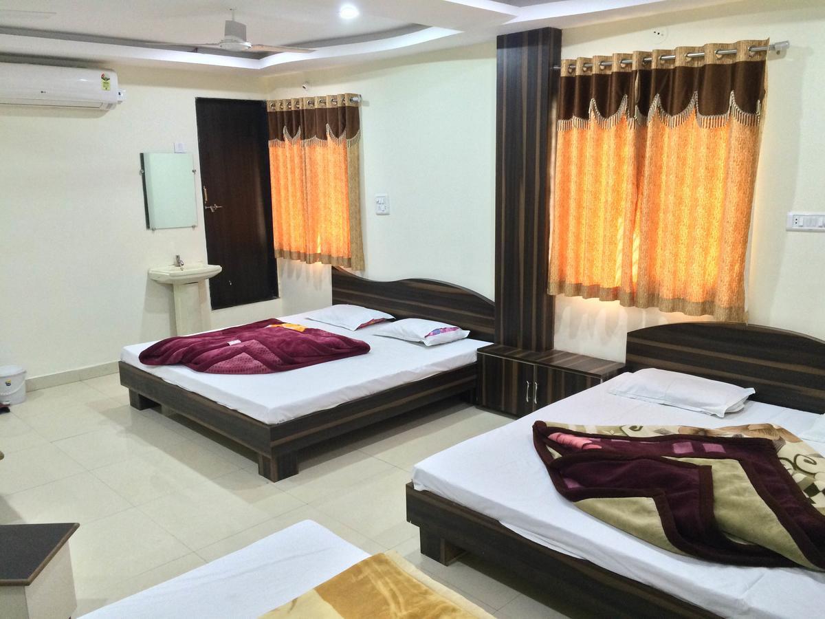 Hotel Vrandavan Palace Near Mahakal Temple Удджайн Экстерьер фото